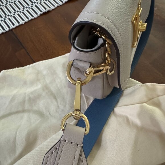 Louis Vuitton Lockme Tender in Greige - Picture 13 of 15